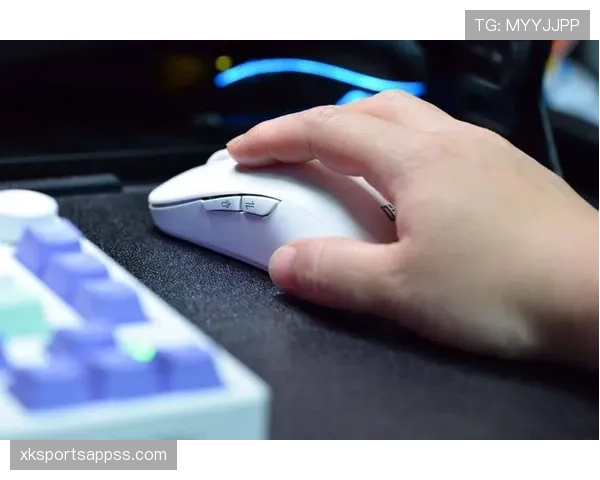 卡斯尔无球跑动制造防守混乱，拉开空间效率显著提升